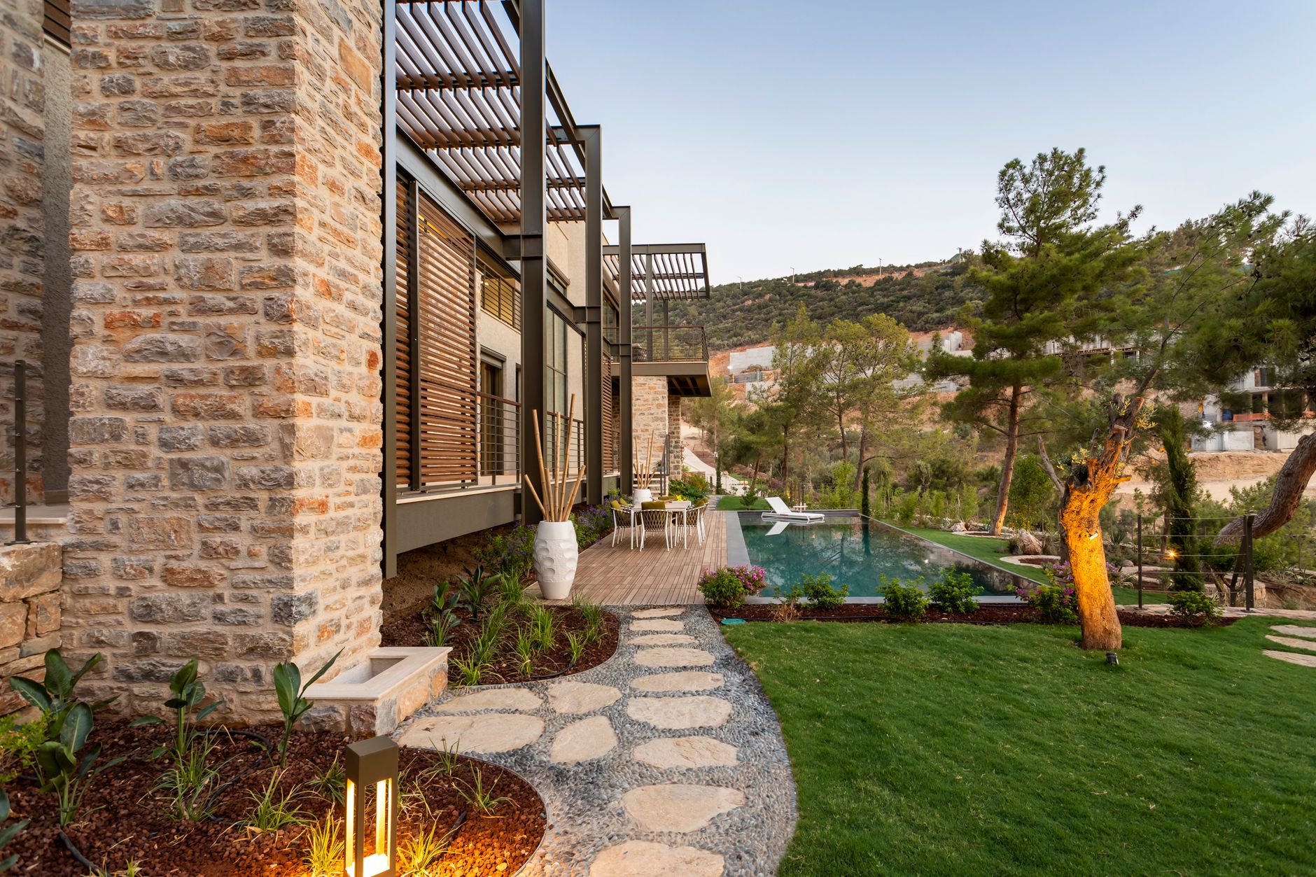 Modern villa for sale with forest views in Zekeriyaköy